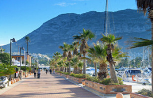 Promenez-vous à La Marina à Denia