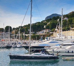 Boot in de haven van Javea